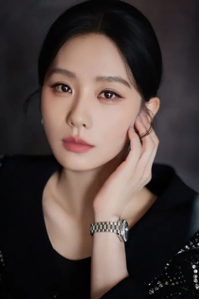 年轻人使用弈客围棋